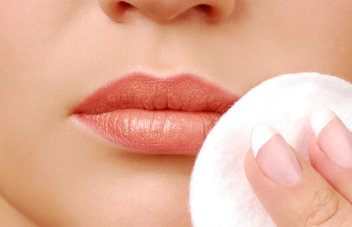 lip_cleansing